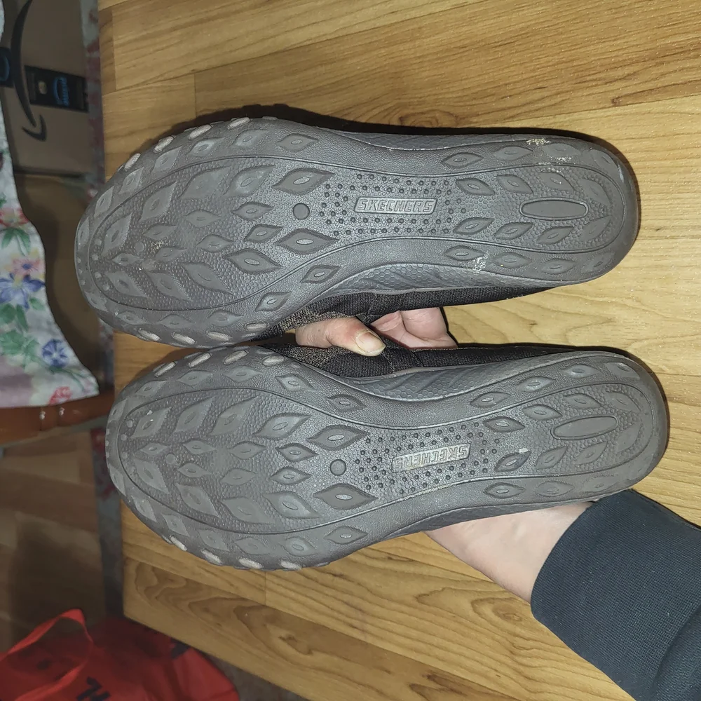 Skechers Women brown Breathe Easy  Memory Foam Relax Fit Slip-On Shoes Size 8.5 - Picture 9 of 9